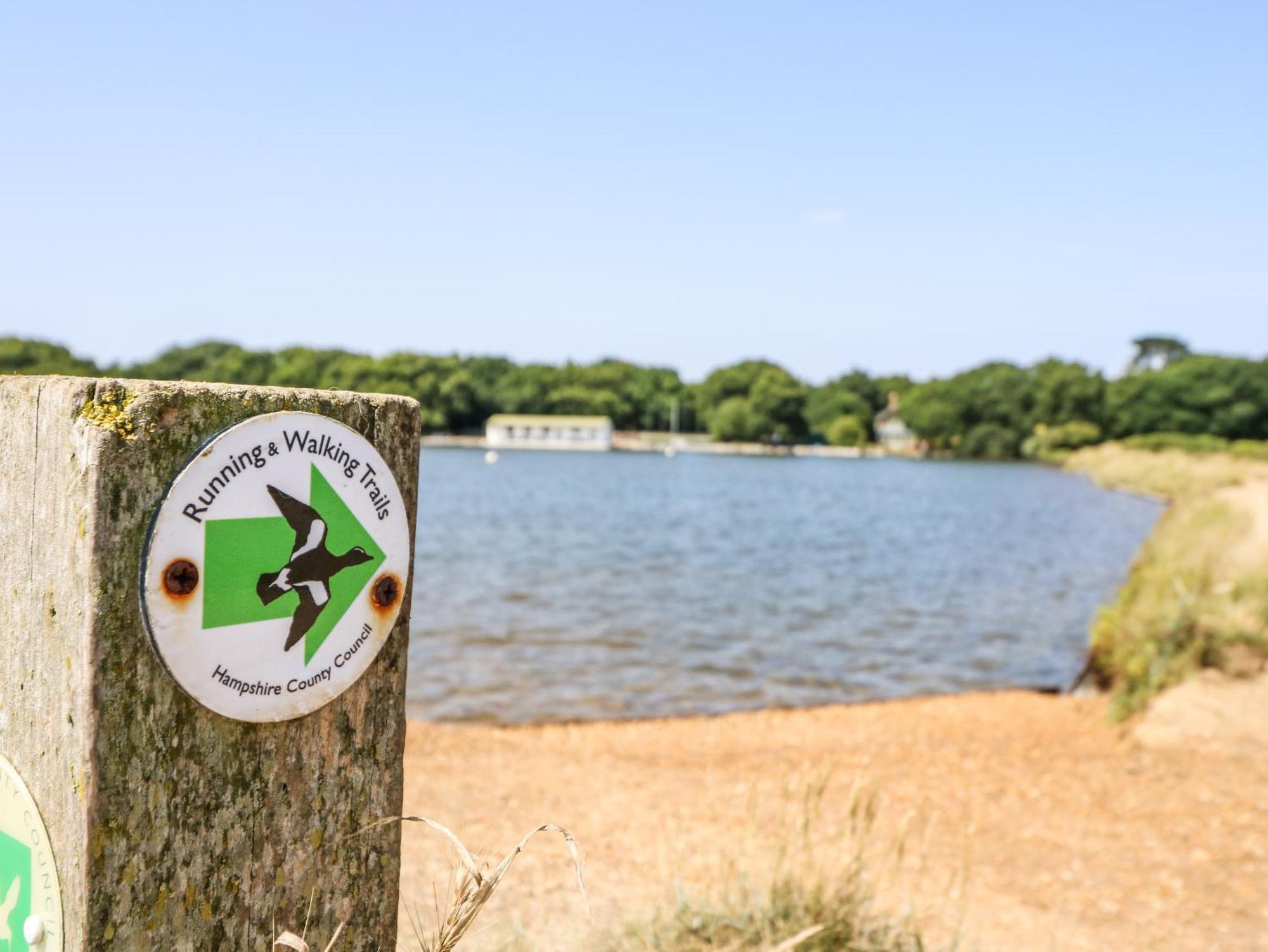 Lymington Lodge Exterior foto